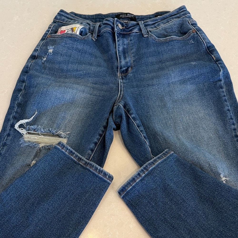 Judy Blue Woman’s Boyfriend Jeans - Picture 6 of 12